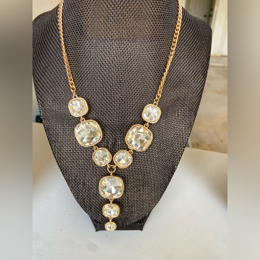 Beautiful Gold Necklace and Earrings Set